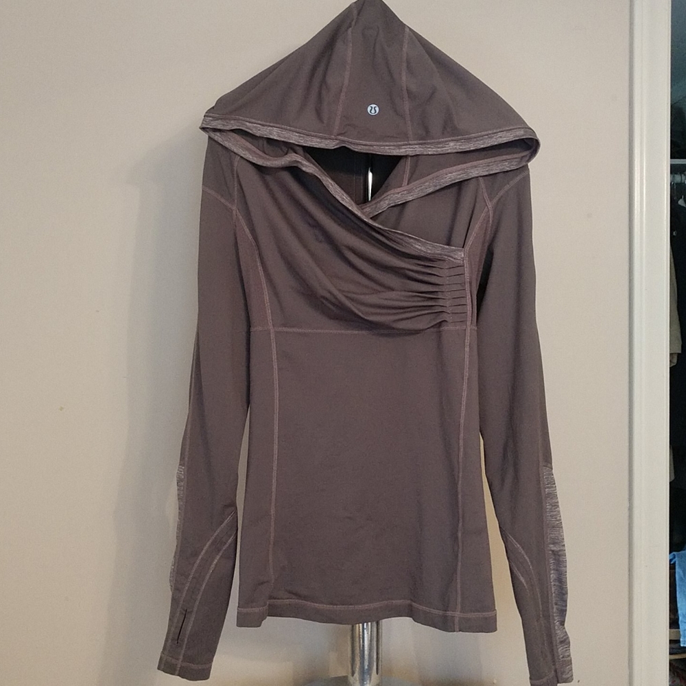 Lululemon long sleeve hooded shirt